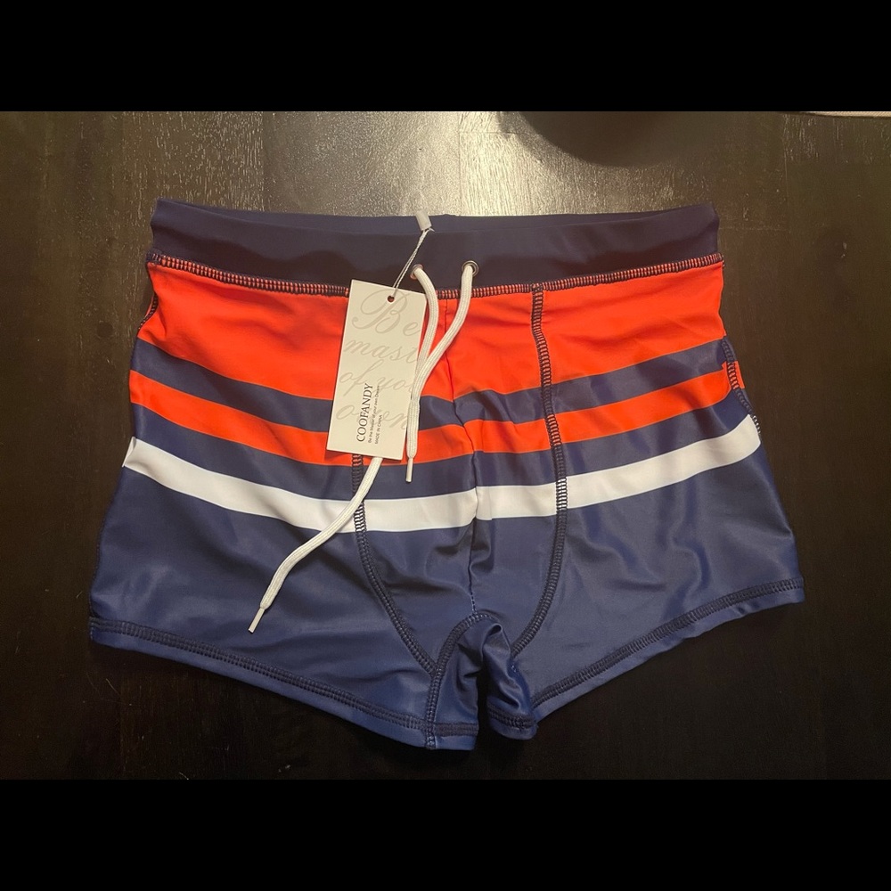 Men’s swim trunks
